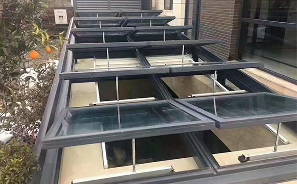 某轨道交通车辆维修车间原州排烟窗应用