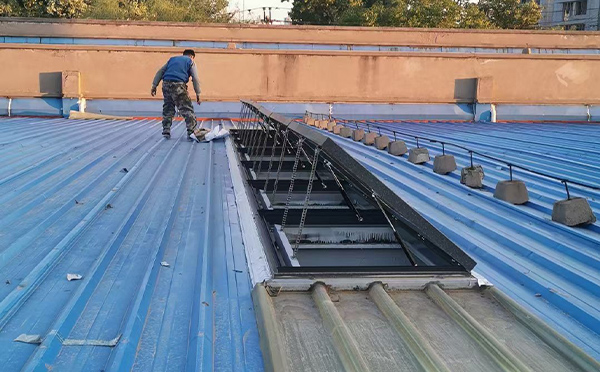 某区域性物流仓储中心原州排烟窗系统安装项目