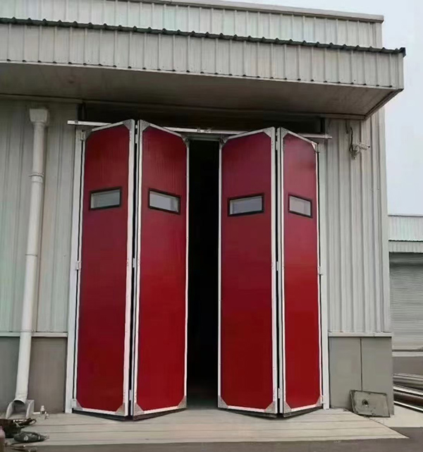 原州工业折叠门在大型装配车间出入口的应用实例 原州工业折叠门在大型装配车间出入口的应用实例